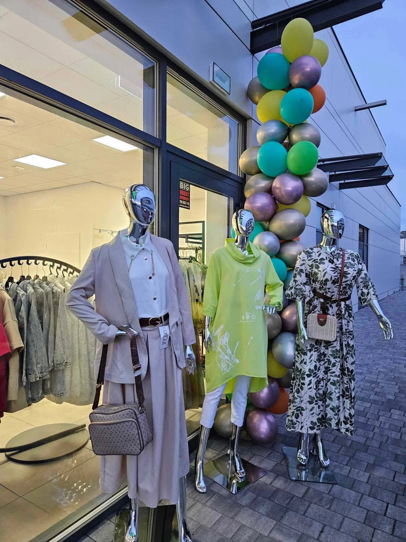 Wejście do Ola Butik w Skórczu
